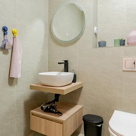 Parcului20 Near Romexpo, Herastrau Park * Бухарест