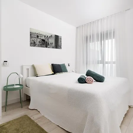 Parcului20 Near Romexpo, Herastrau Park ブカレスト