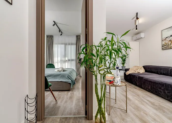 Parcului20 Near Romexpo, Herastrau Park * Bucureşti